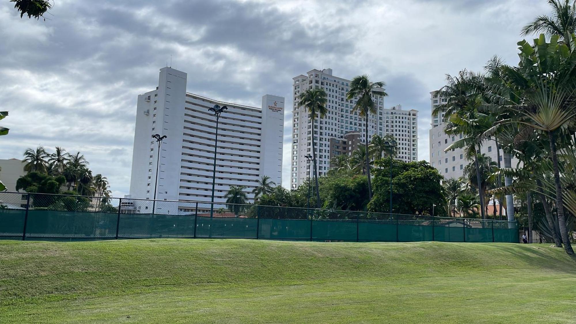 Beachfront View Condo Beside La Isla Mall プエルトバラータ エクステリア 写真
